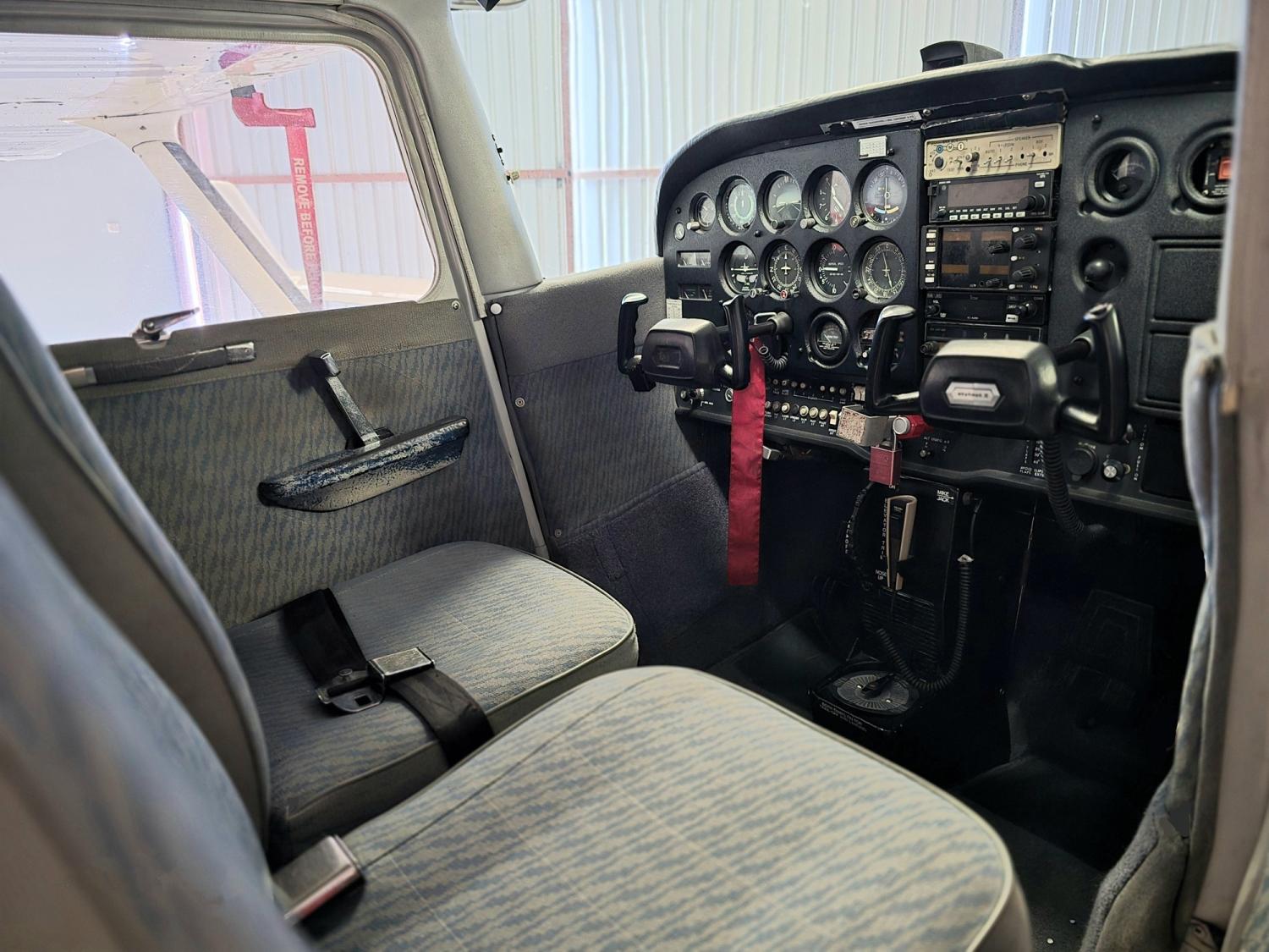 Click to enlarge Image 3 for 1977 Cessna 172N Skyhawk O-320-D2J