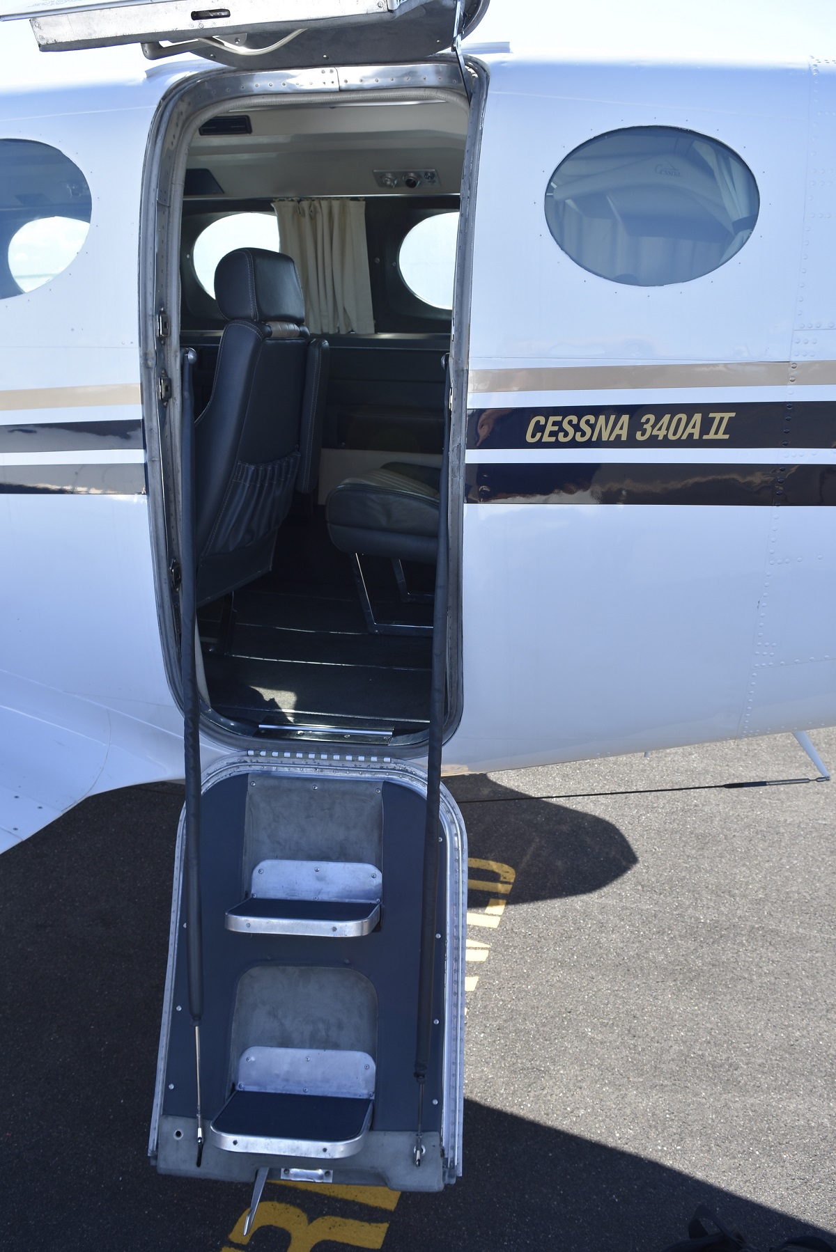 Image 8 for Cessna 340A  Pressurised